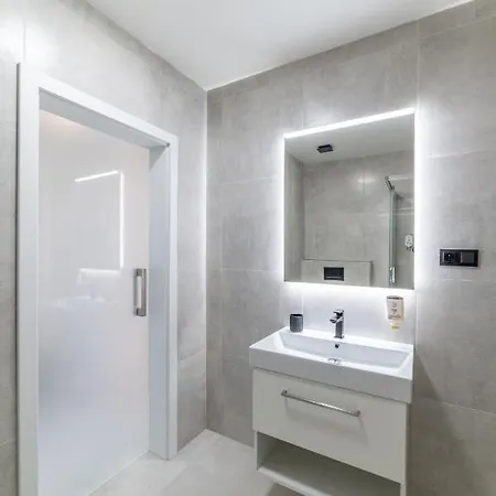 4 * Ostrava