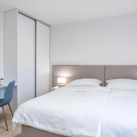 4 * Ostrava